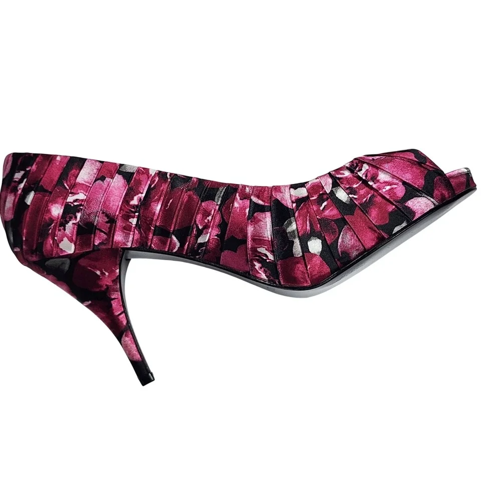 White House Black Market Apple‎ Floral Peep Toe Pumps Pink Black Pleated 8.5M